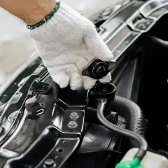 Uszkodzony korek chłodnicy objawy BMW – nie ignoruj tych sygnałów