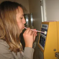 Alkomat co to? Jak działa i dlaczego warto go mieć?