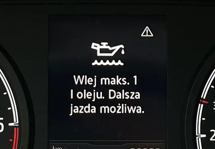 Kontrolka oleju z falą informuje: "Wlej maks. 1 l oleju. Dalsza jazda możliwa.