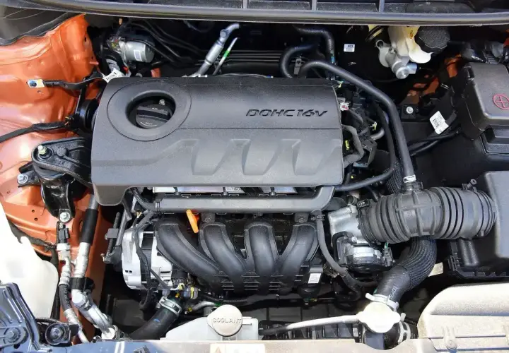 Silnik DOHC 16V w Hyundai i30 1.6 benzyna. Czysty i zadbany, gotowy do jazdy.