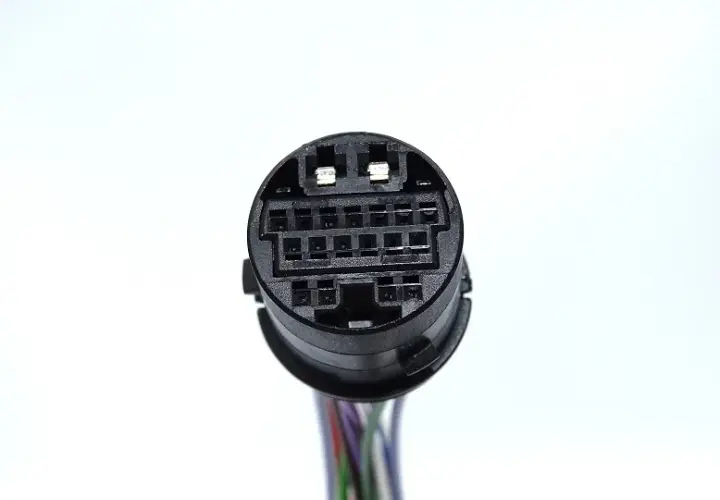Problemy z wiązką elektryczną drzwi Opel Zafira B i ich rozwiązania