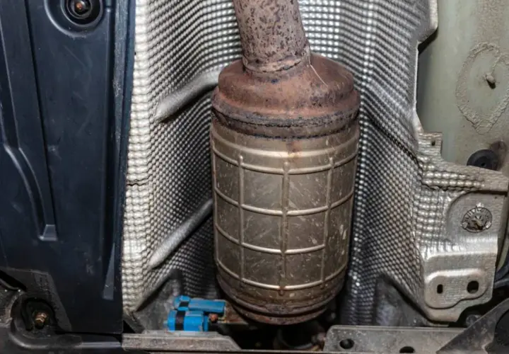 Objawy zapchanego DPF w Ford S-Max - jak uniknąć kosztownych napraw