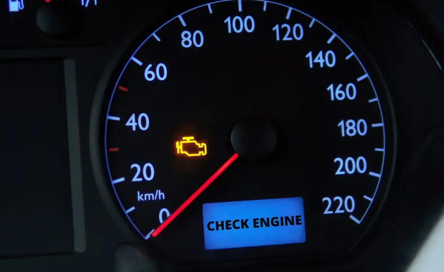 Jak skasować błąd check engine bez komputera?