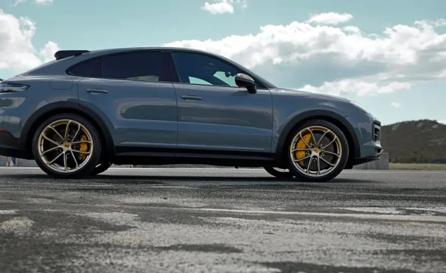Porsche Cayenne Turbo GT - SUV, który jeździ jak sportowe GT?