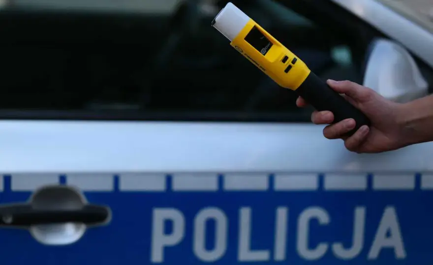 Czy badanie alkomatem jest legalne? Poznaj swoje prawa i zasady