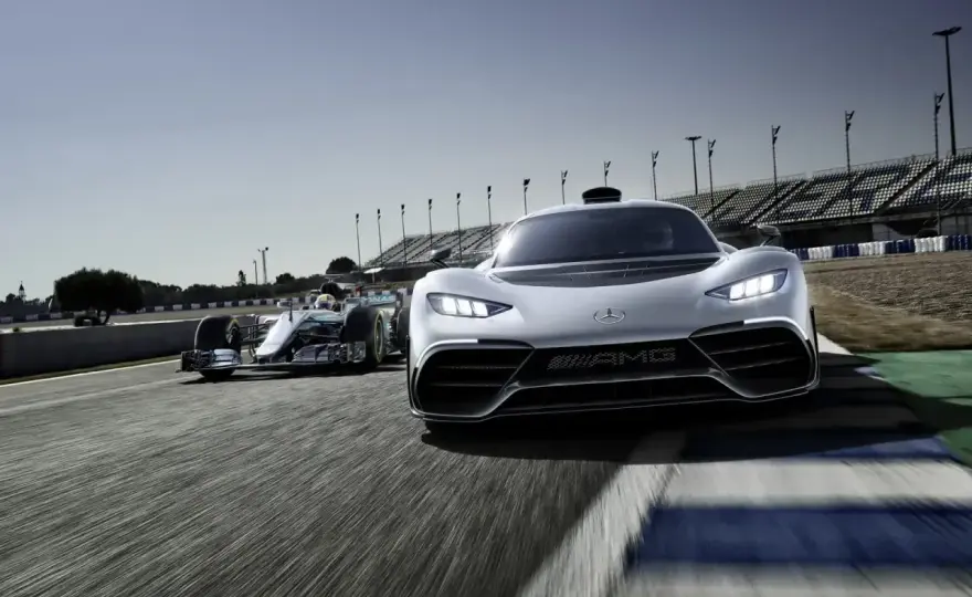 Mercedes-AMG ONE – F1 na drodze? Poznaj jego sekrety!